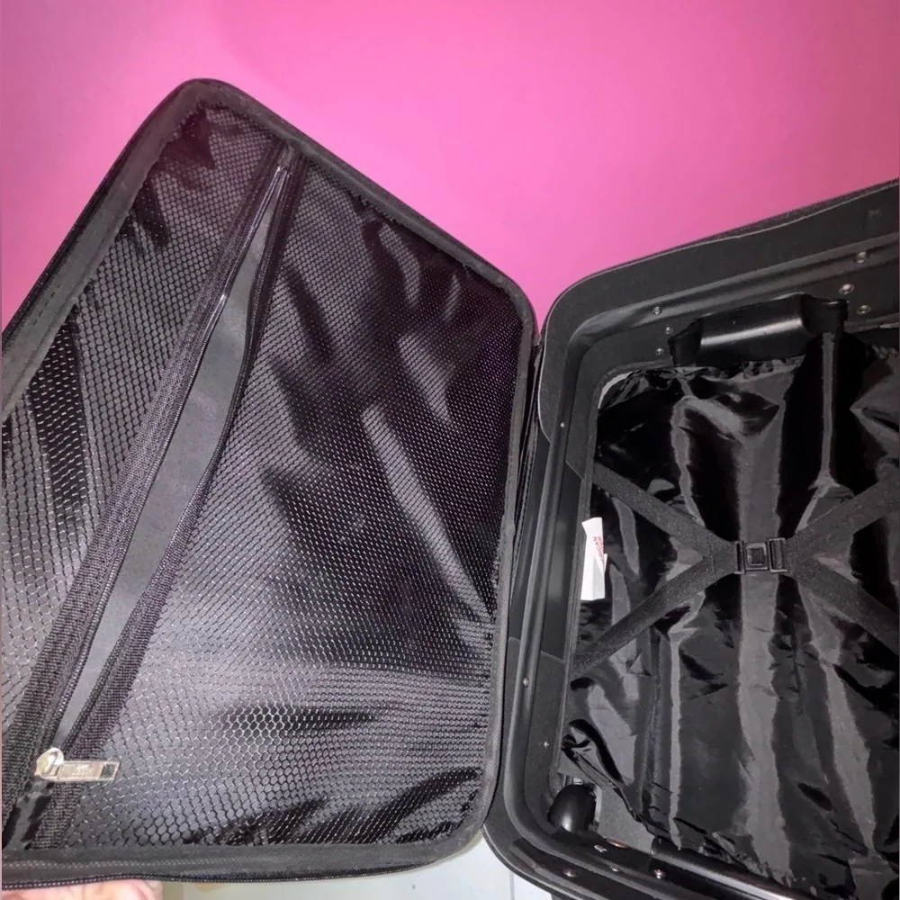 American Tourister Black Travel Bag